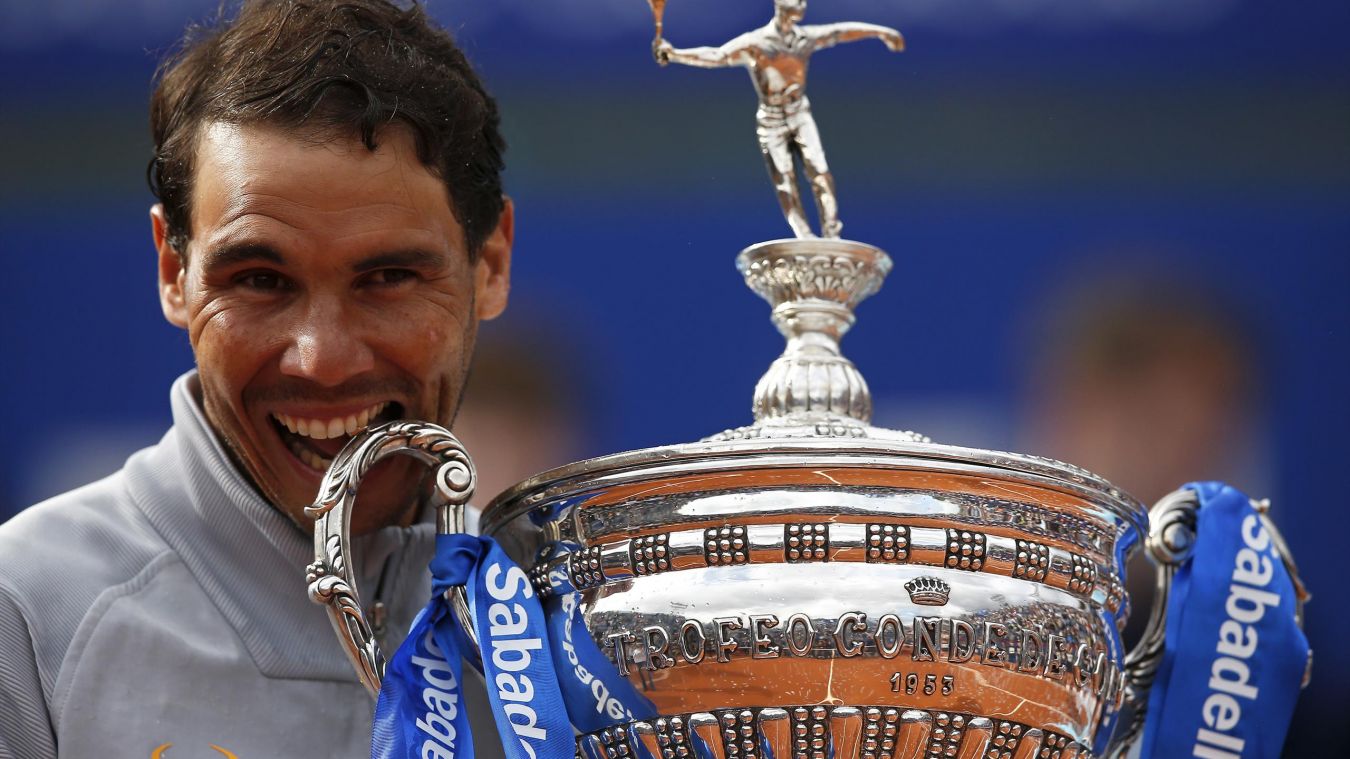 Nadal lại vô địch giải đấu lớn trên sân đất nện, chú Toni sẵn sàng đi huấn luyện Djokovic ảnh 1